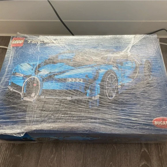 Lego Technic Bugatti - Picture 2 of 5